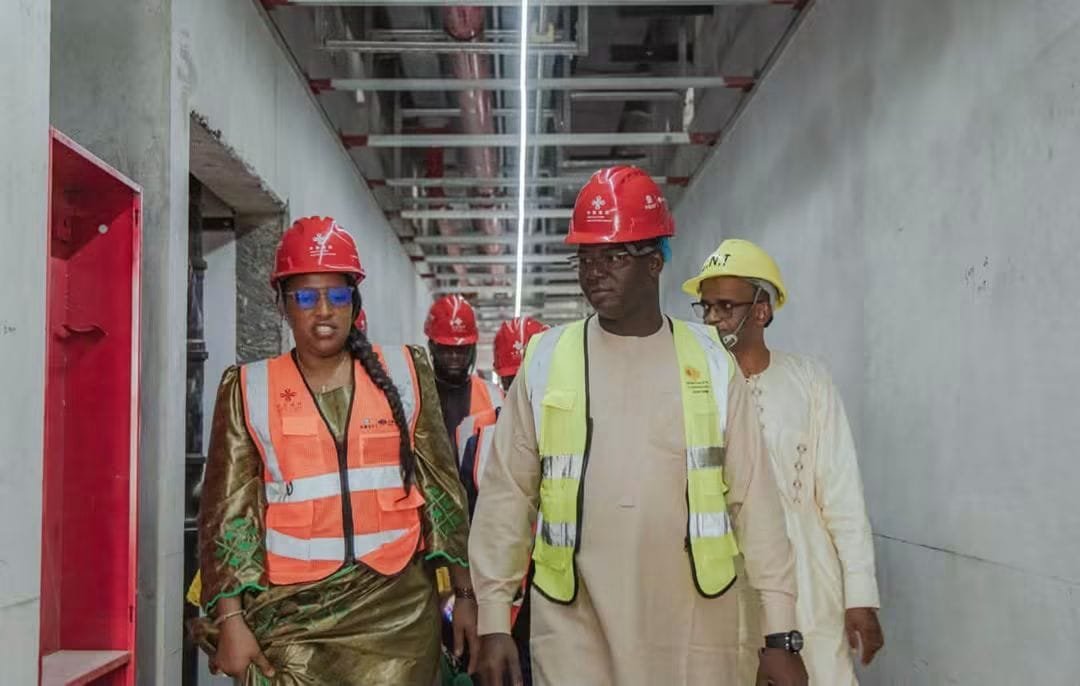 À Koloma, l’Honorable Fatoumata Binta Diallo visite le chantier du futur siège de l’Assemblée nationale